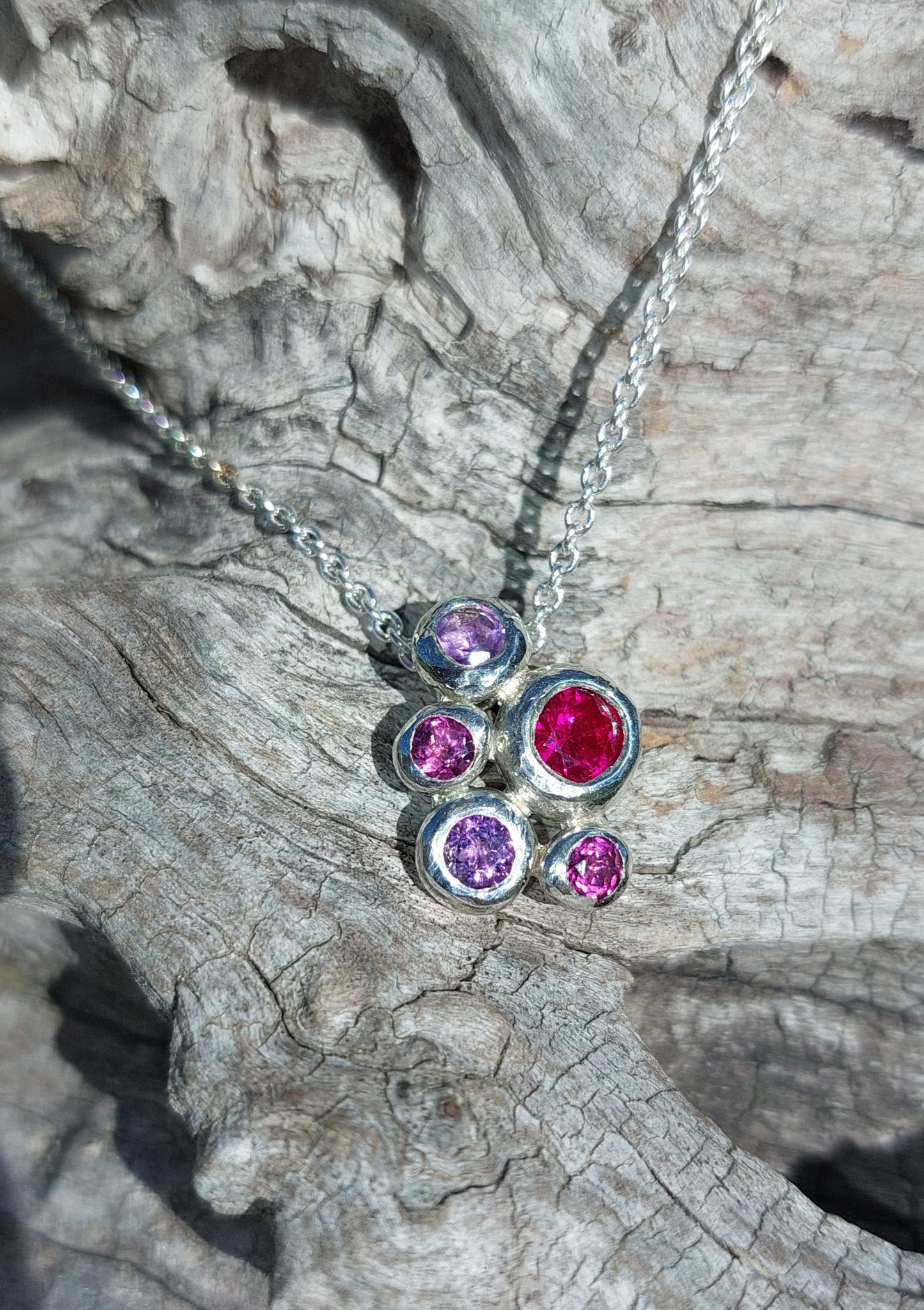 "Ciottoli" In argento con Rubino sintetico, Rhodolite ed Ametiste.