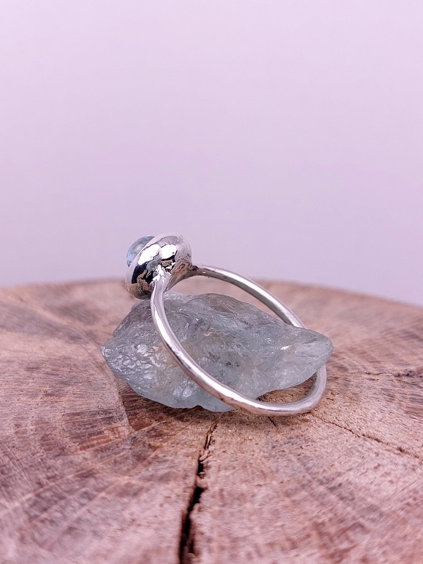 Anello "Ciottolo" con Acquamarina Cabochon