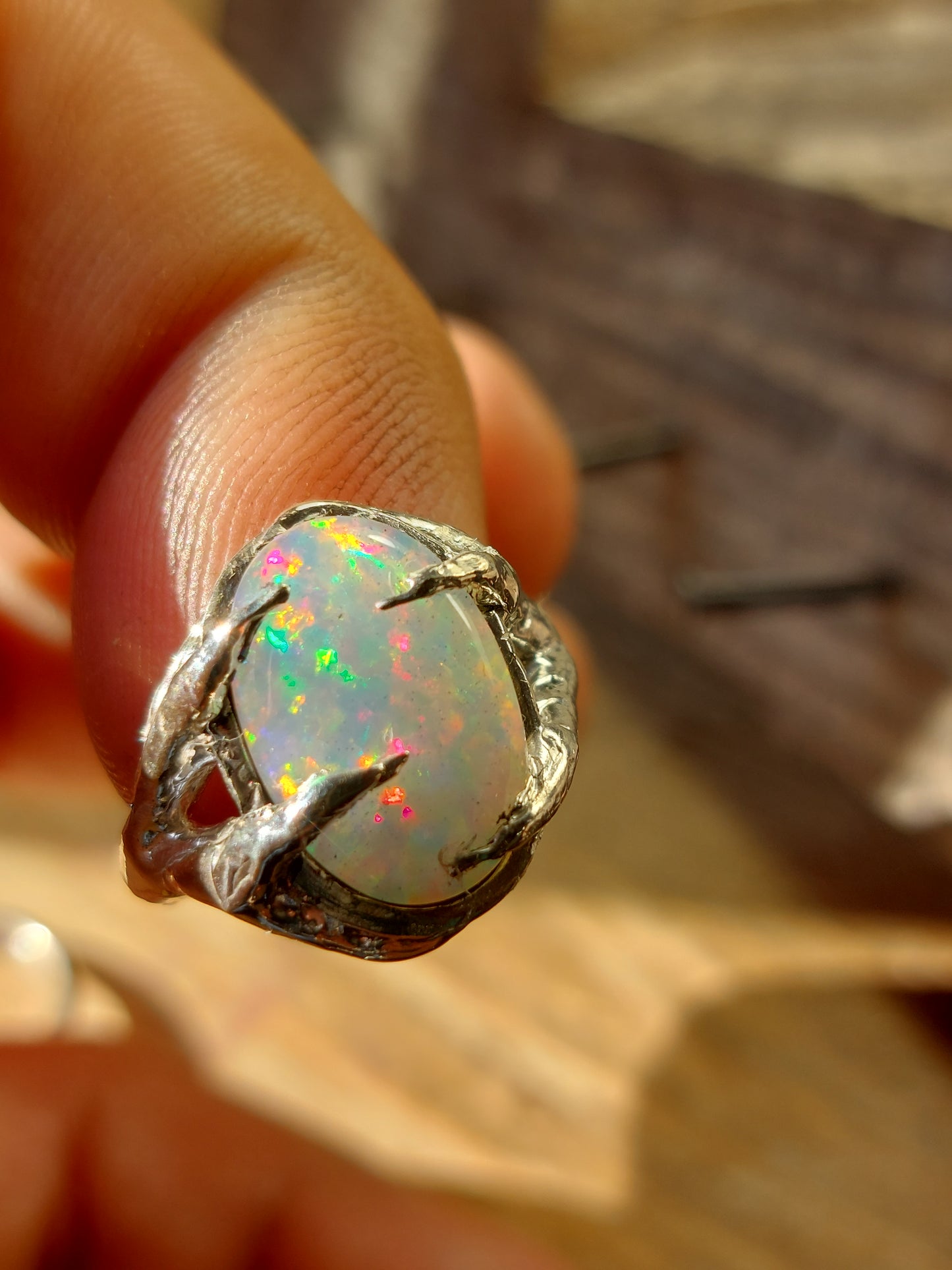 Anello in argento con Opale Etiope Cabochon – Radici d’Argento