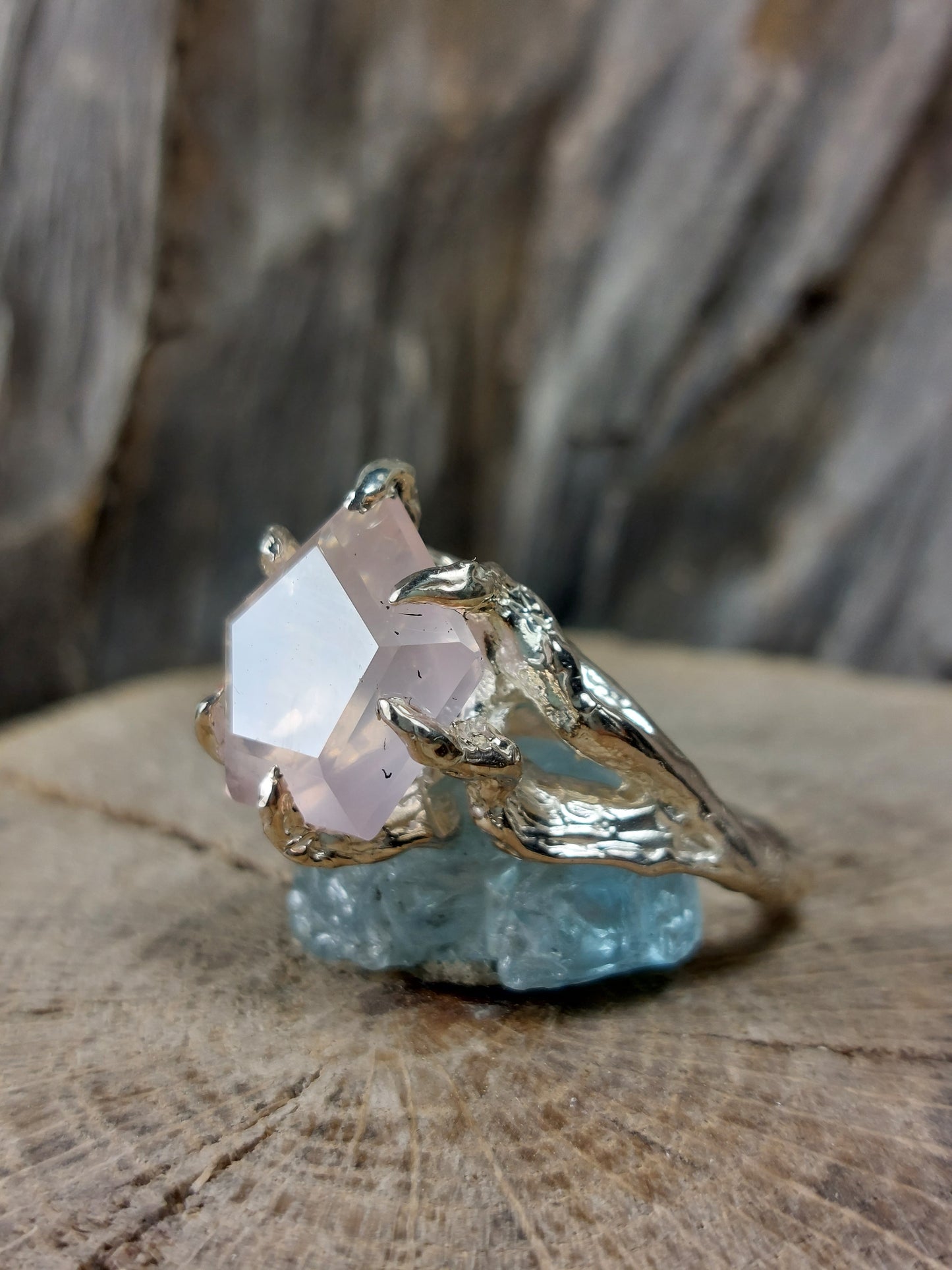 Anello in argento con Quarzo Rosa – Radici d’Argento