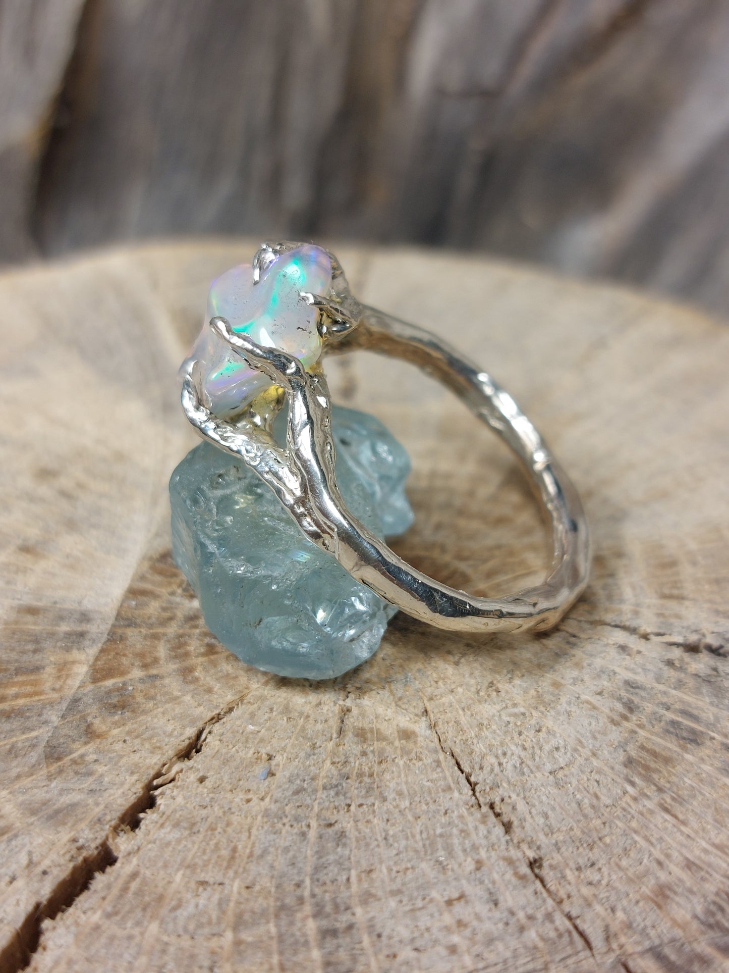 Anello in argento con Opale Etiope Freeform – Radici d’Argento