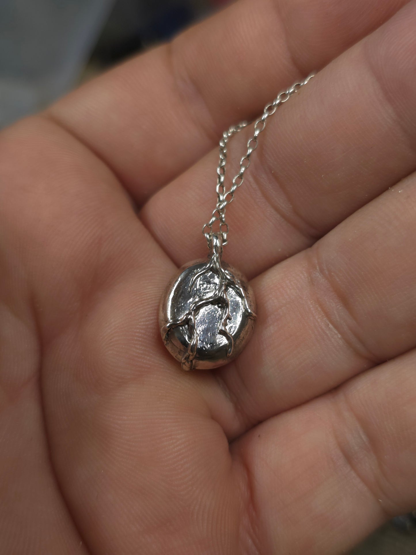 Ciondolo "Radici" con opale etiope cabochon ovale