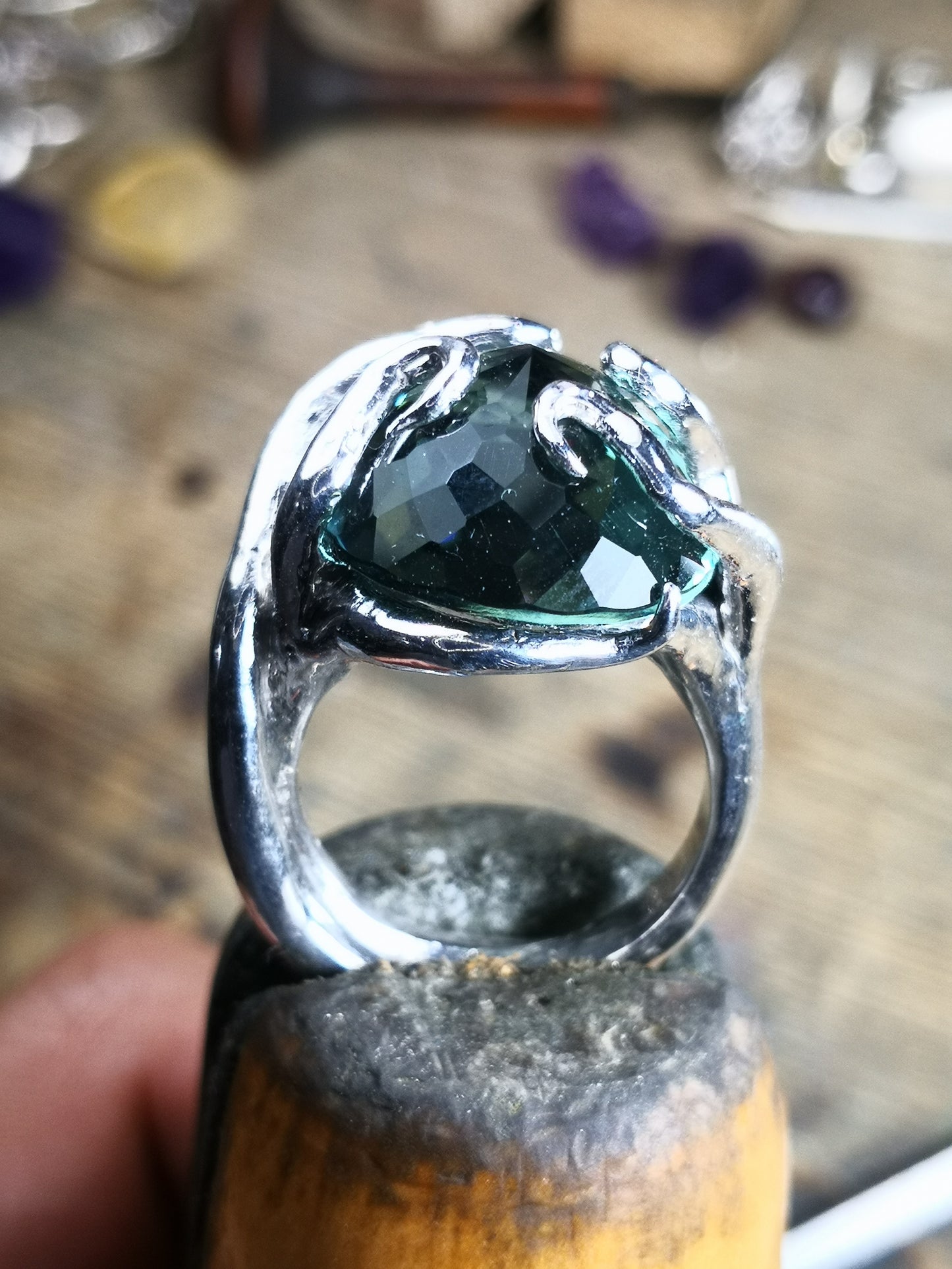 Roots XL Custom in Argento con Quarzo Azzurro di sintesi