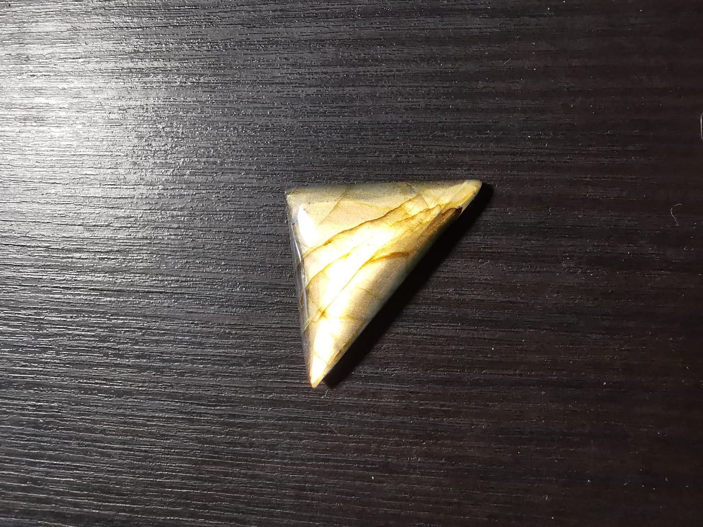 Labradorite taglio triangolare cabochon 23,50 ct