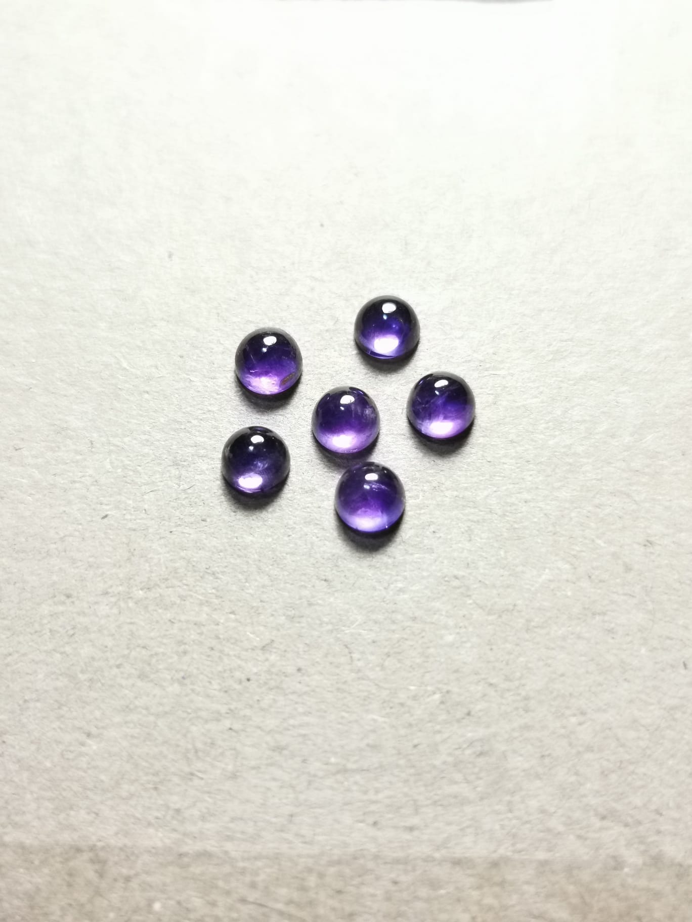 Lotto di sei Ametiste taglio rotondo cabochon 3,19 ct totali