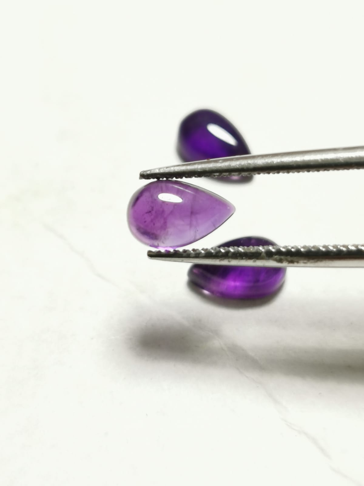 Lotto di tre Ametiste taglio goccia cabochon 2,83 ct
