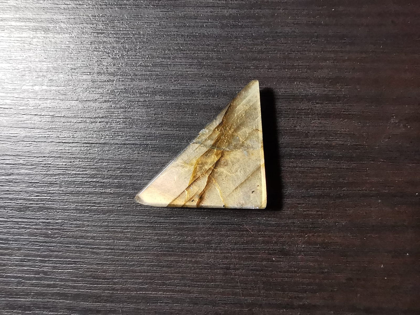 Labradorite taglio triangolare cabochon 23,50 ct