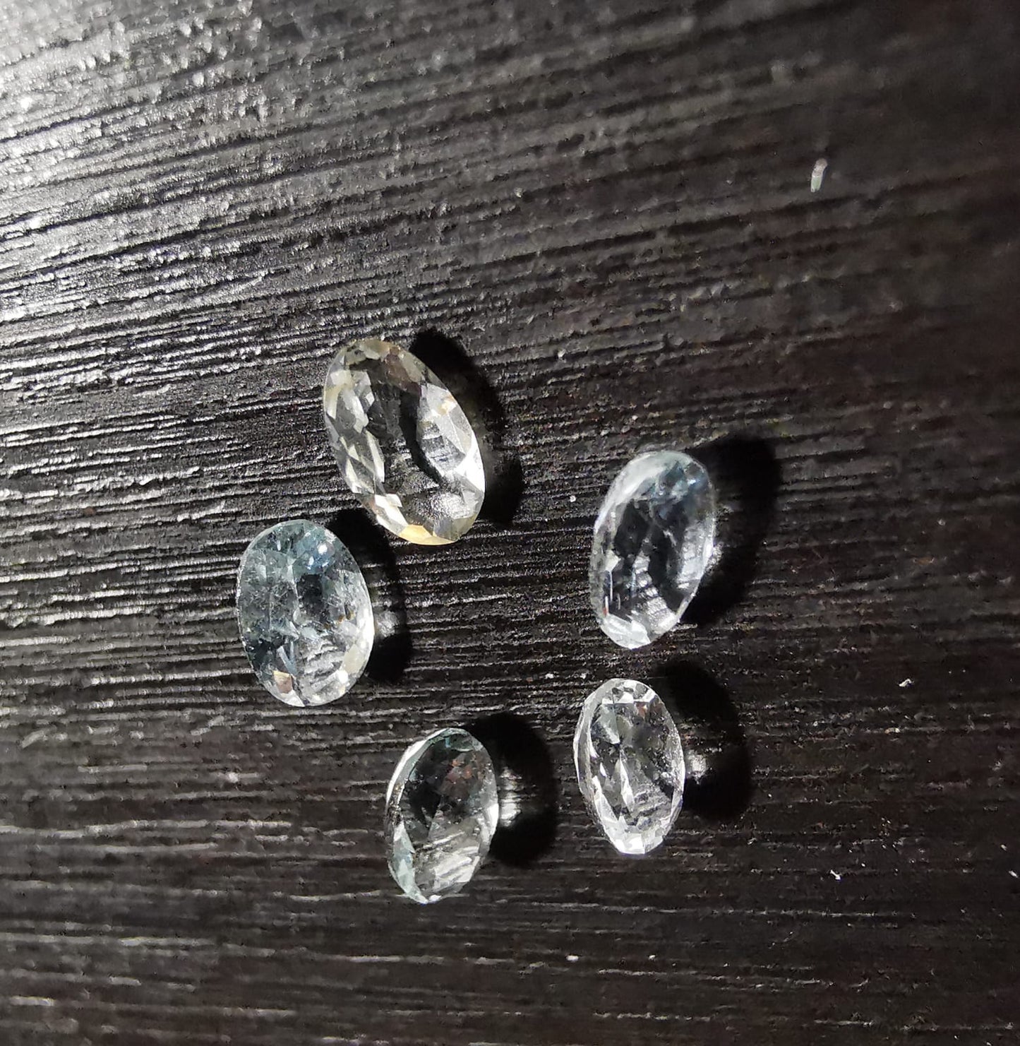 Lotto di cinque Acquamarine taglio ovale 1,09 ct totali