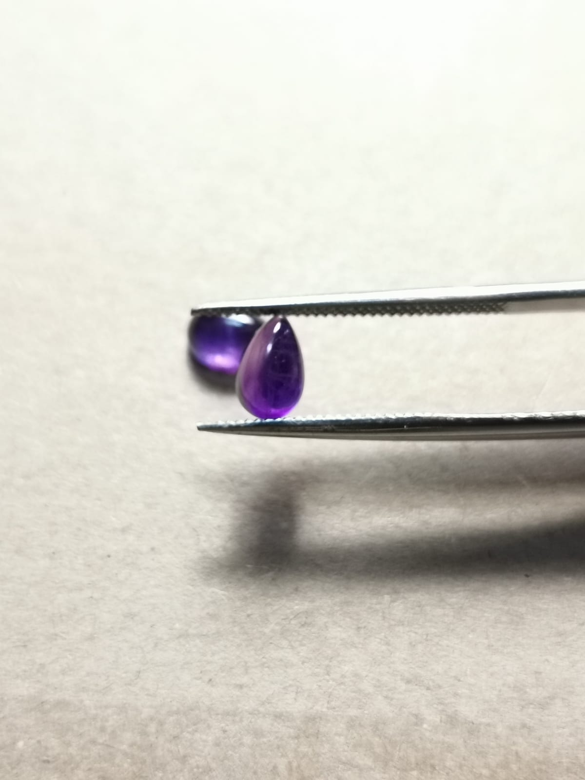 Coppia di Ametiste taglio goccia cabochon 2,31 ct