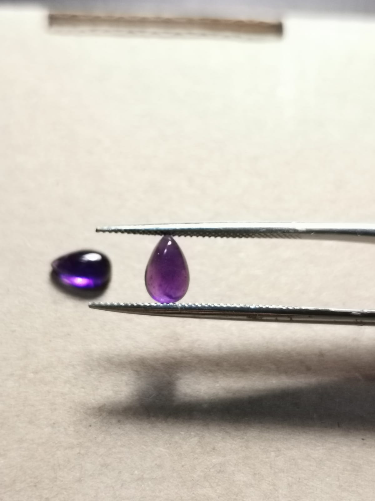Coppia di Ametiste taglio goccia cabochon 1,84 ct