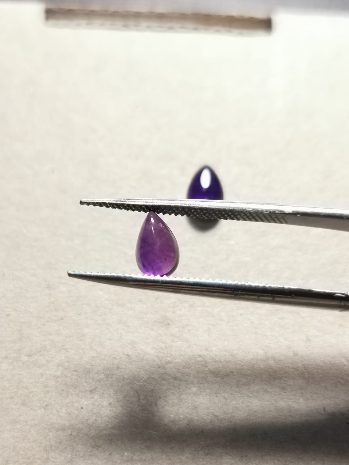 Coppia di Ametiste taglio goccia cabochon 1,84 ct