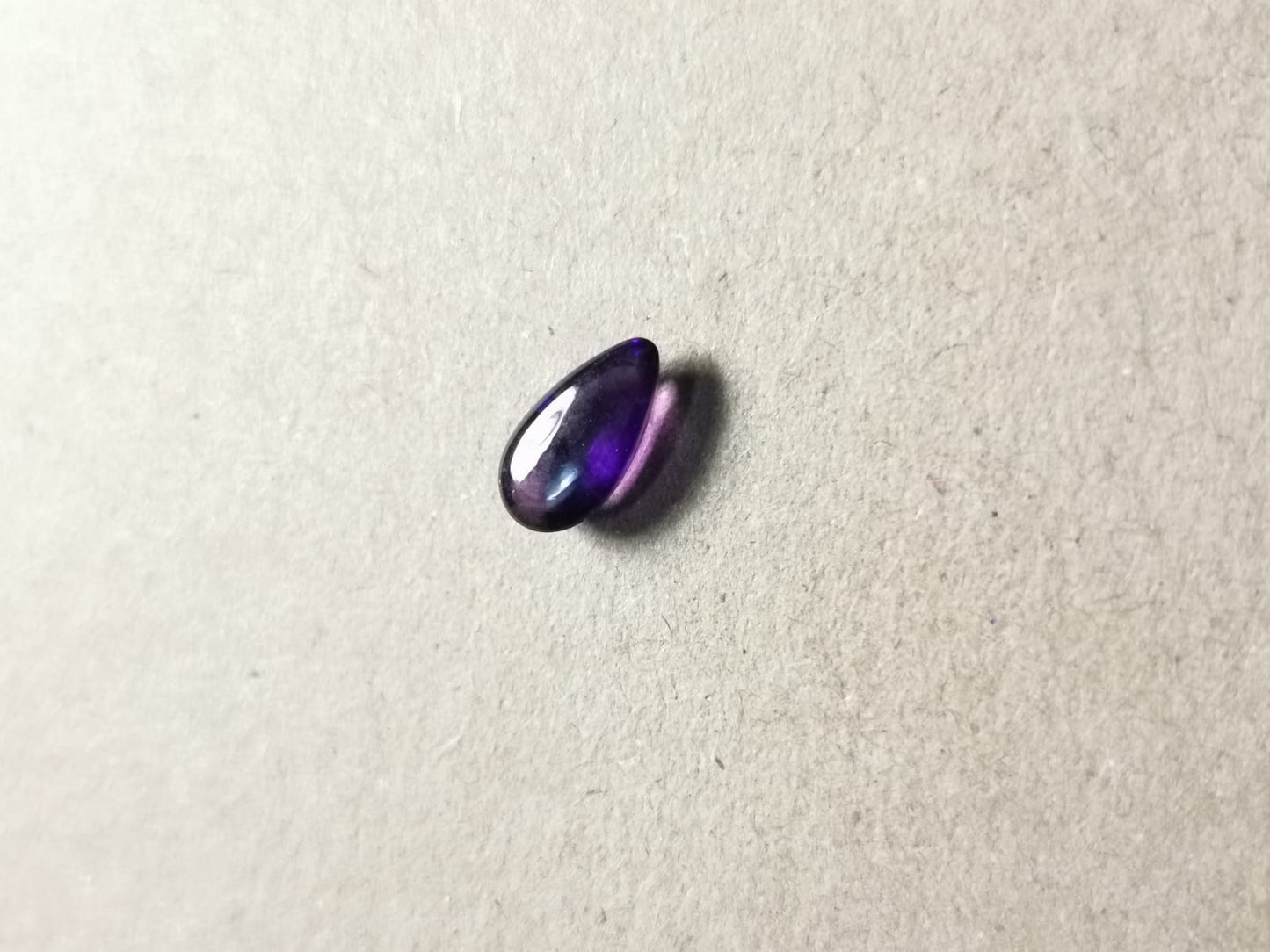 Ametista taglio goccia cabochon 1,03 ct