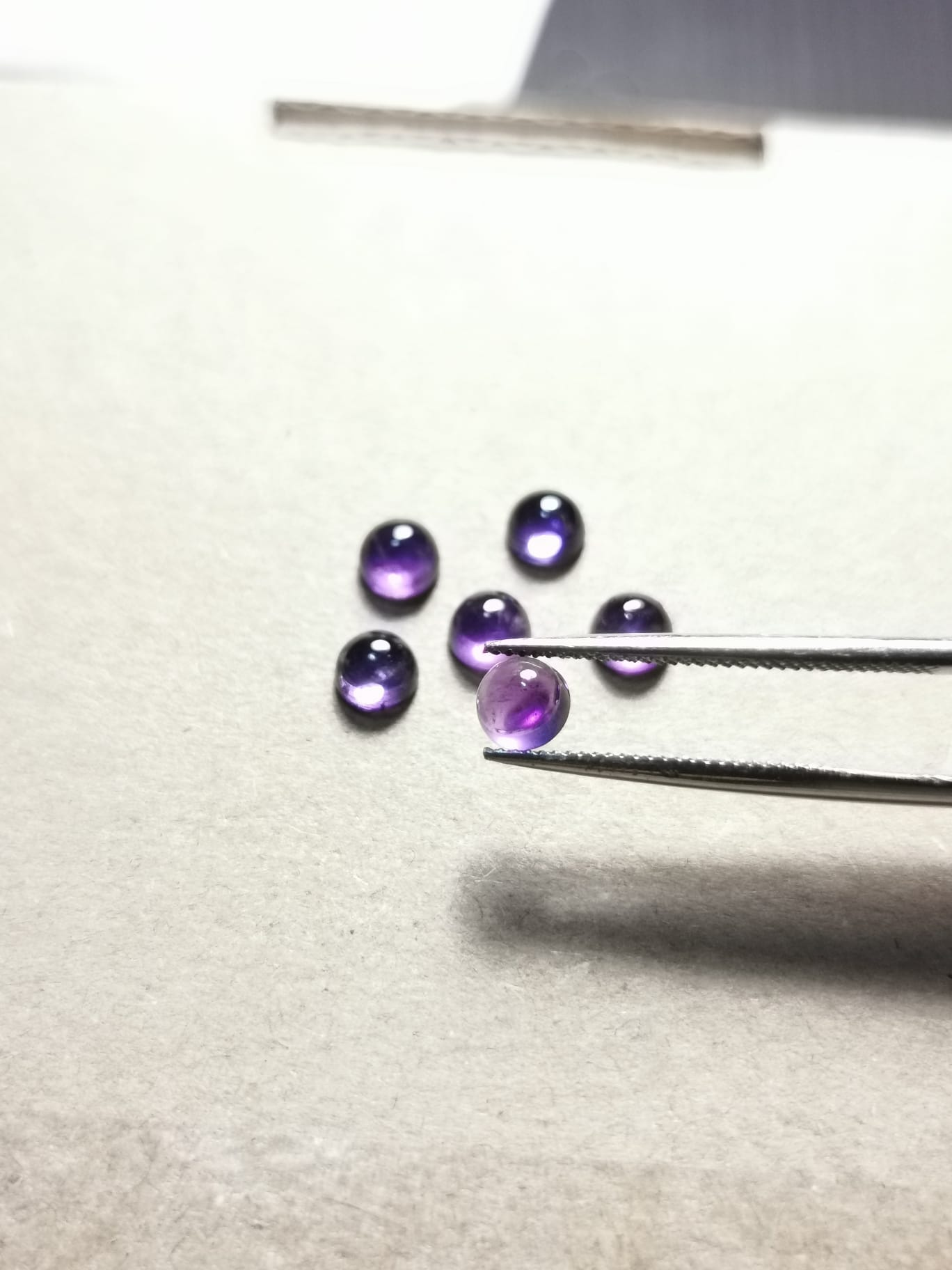 Lotto di sei Ametiste taglio rotondo cabochon 3,19 ct totali