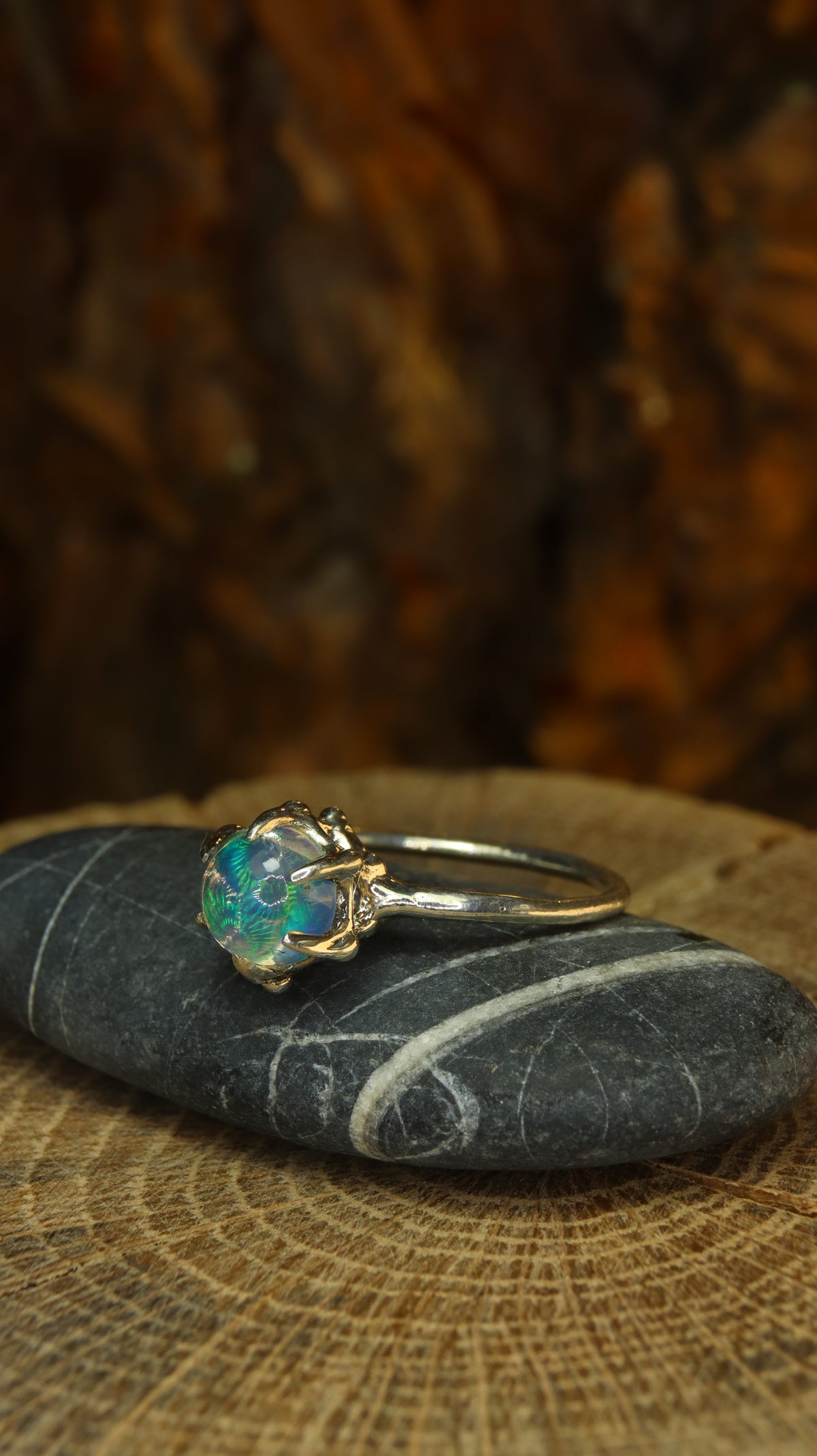 Anello "Granelli" con Opale Etiope Crystal Cabochon