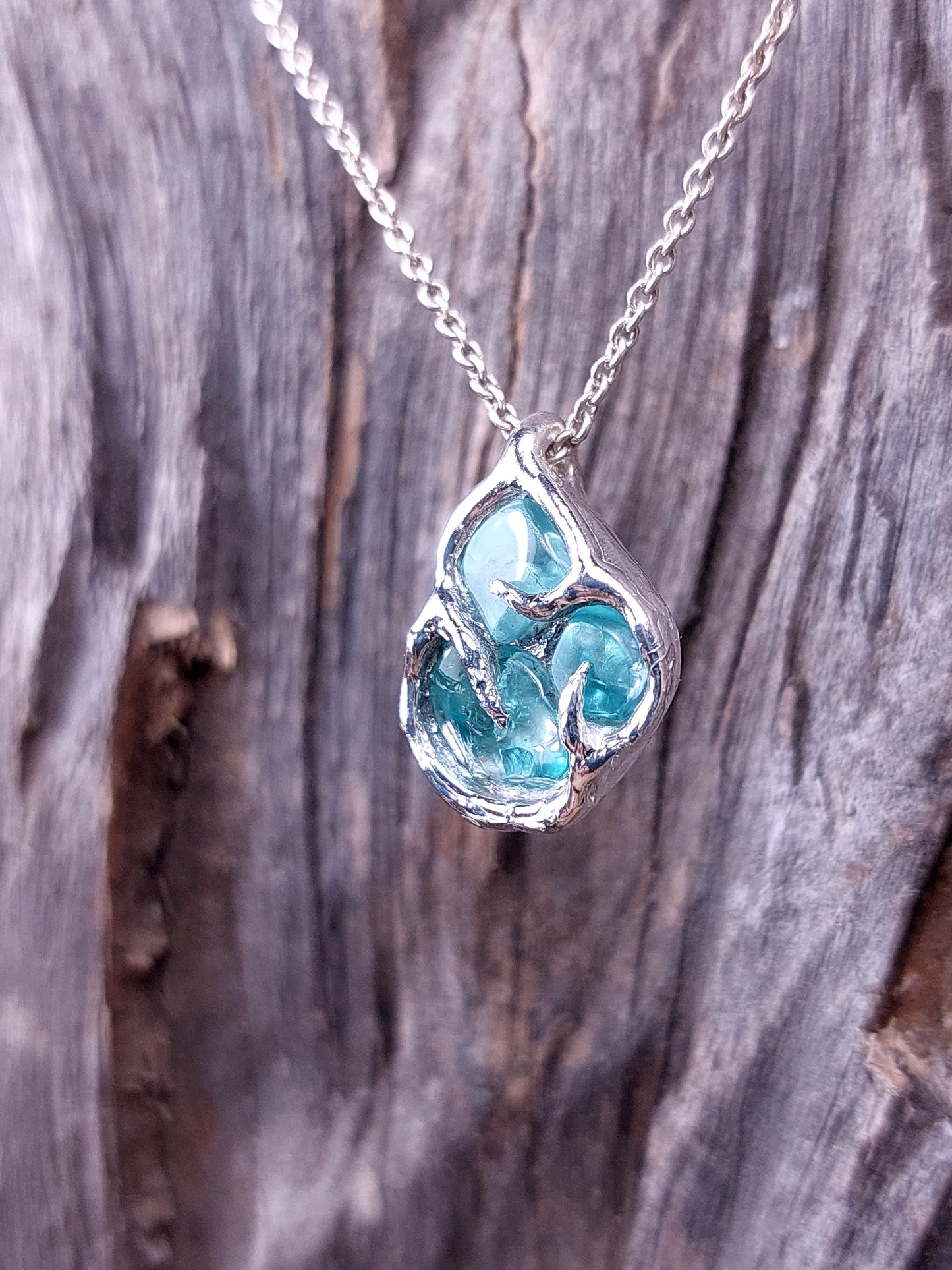 Ciondolo in Argento con Apatite Neon – "Semi di Luce"