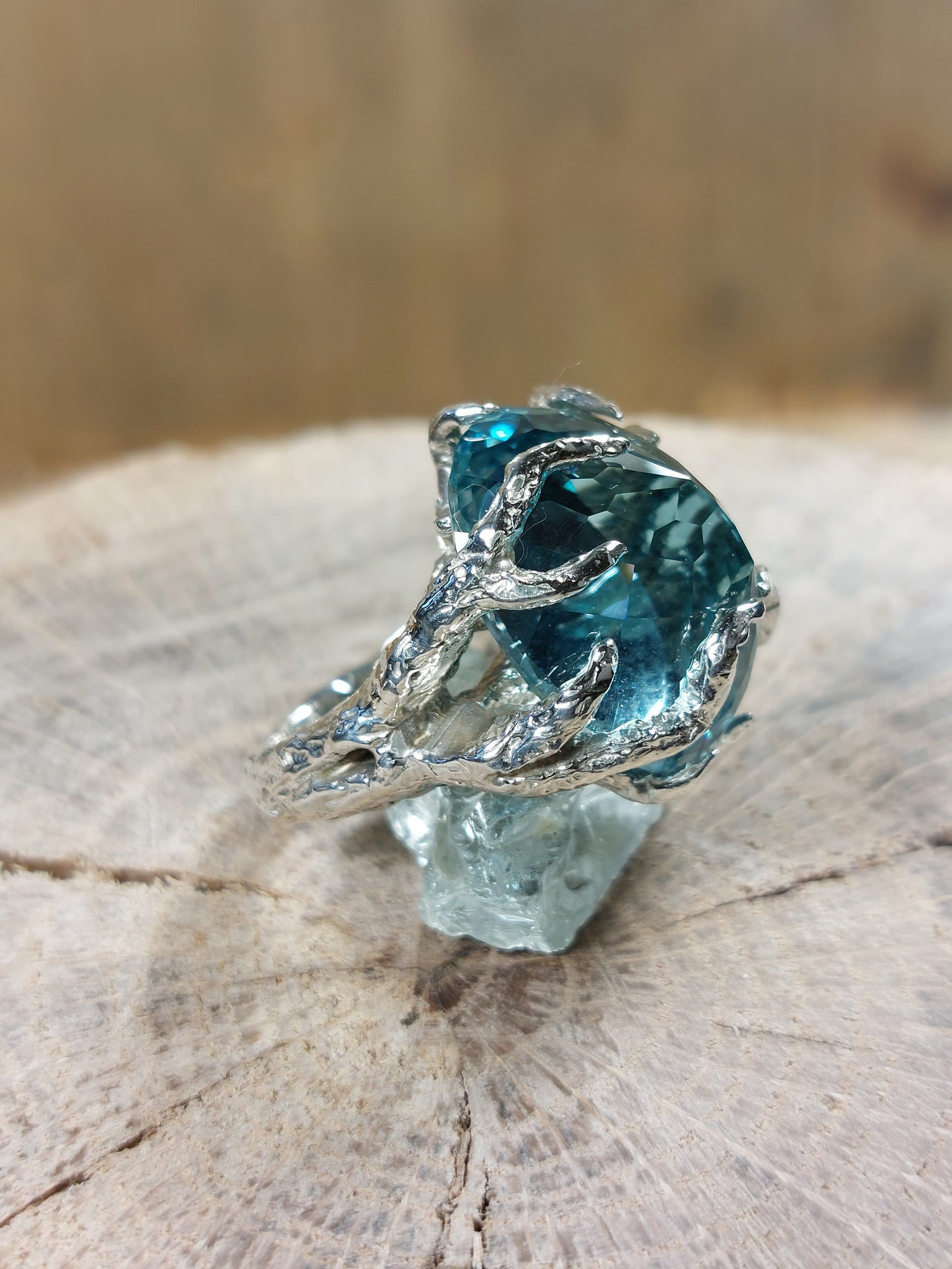 Anello "radici" XL con quarzo sintetico