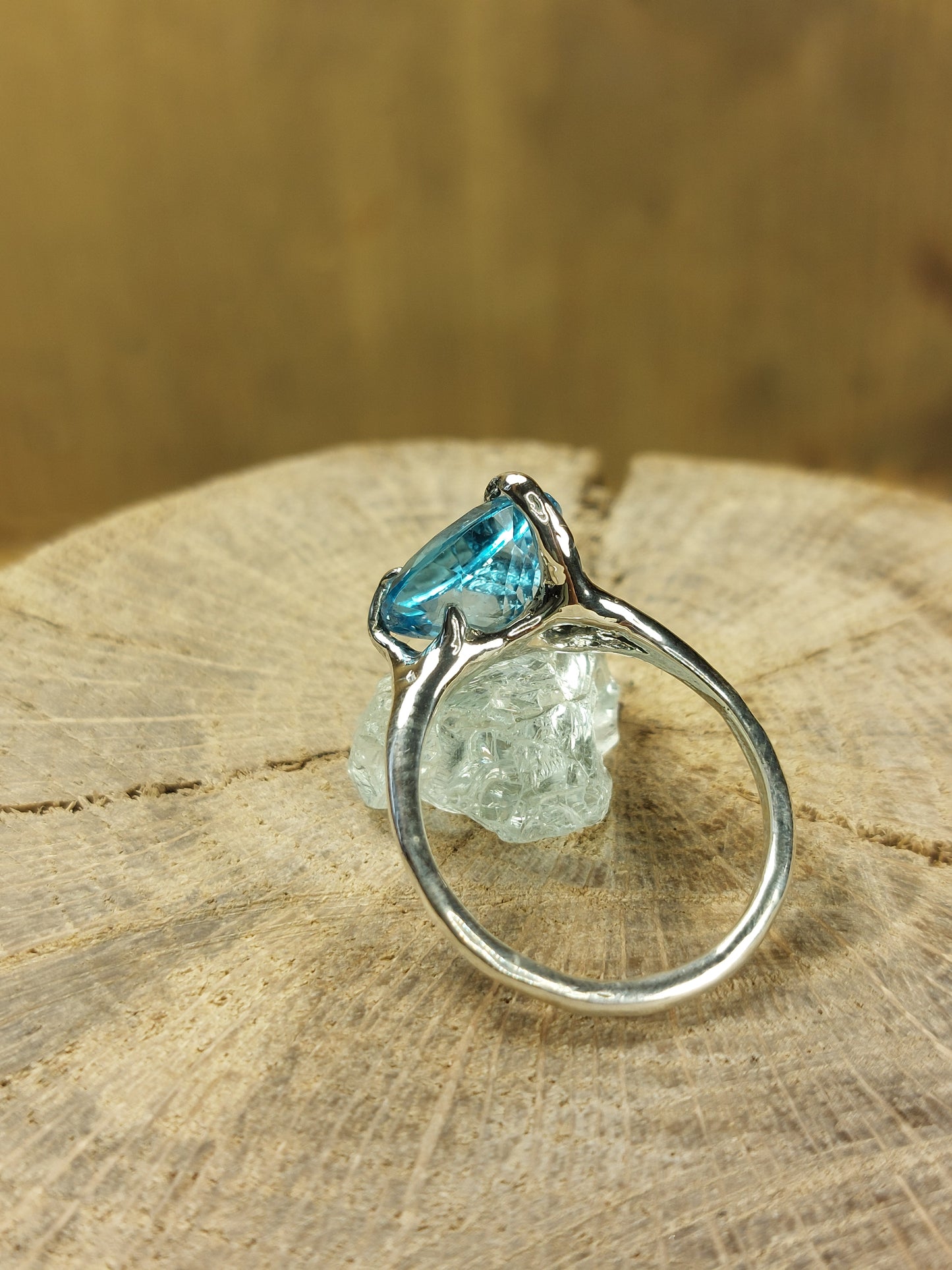Anello "Mini Roots" con Topazio swiss Blue