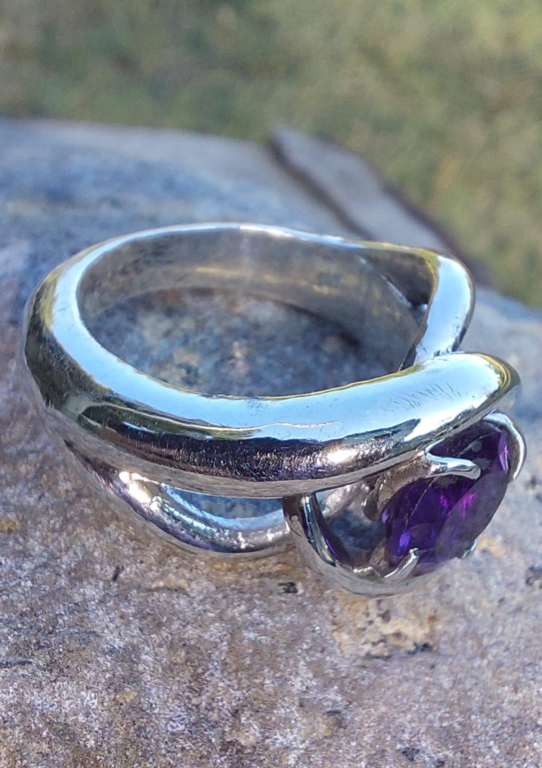 Anello "Rampicante" in argento con ametista