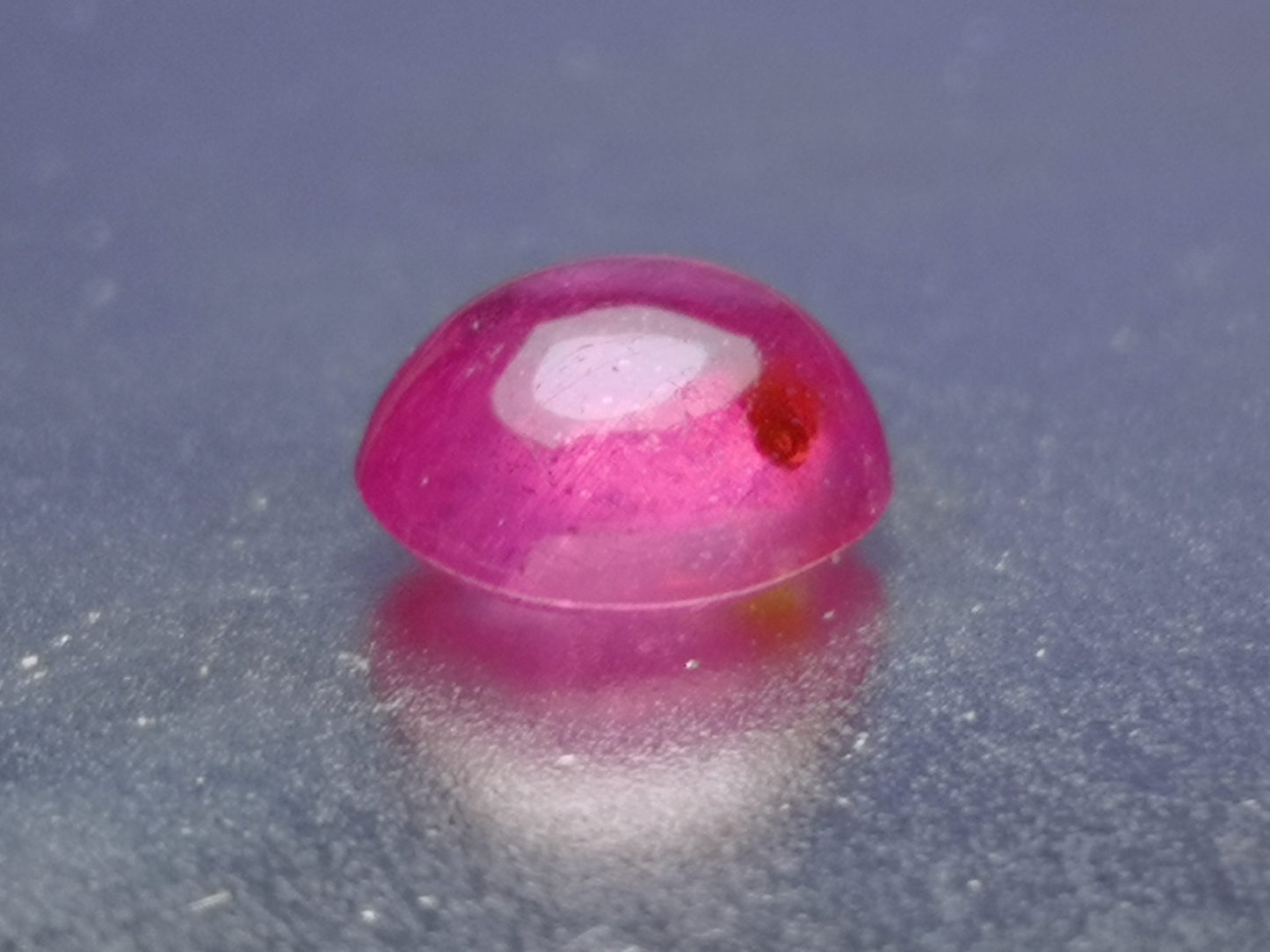 Rubino taglio ovale cabochon 1,15 ct