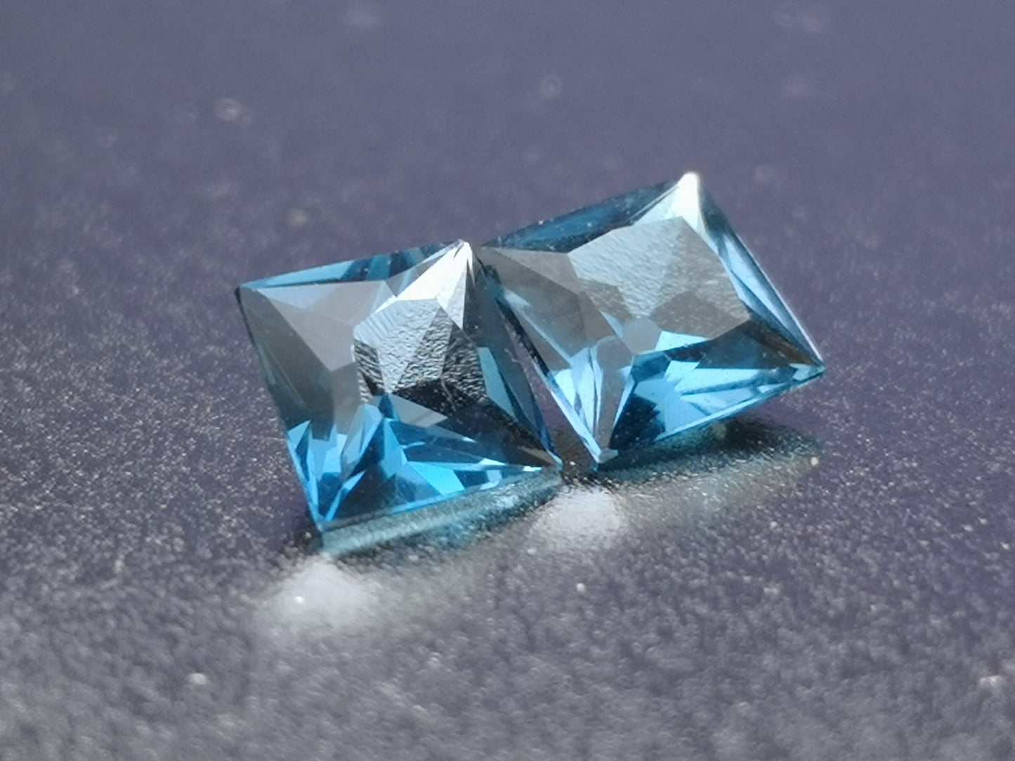 Coppia di topazi taglio princess 0,65 ct