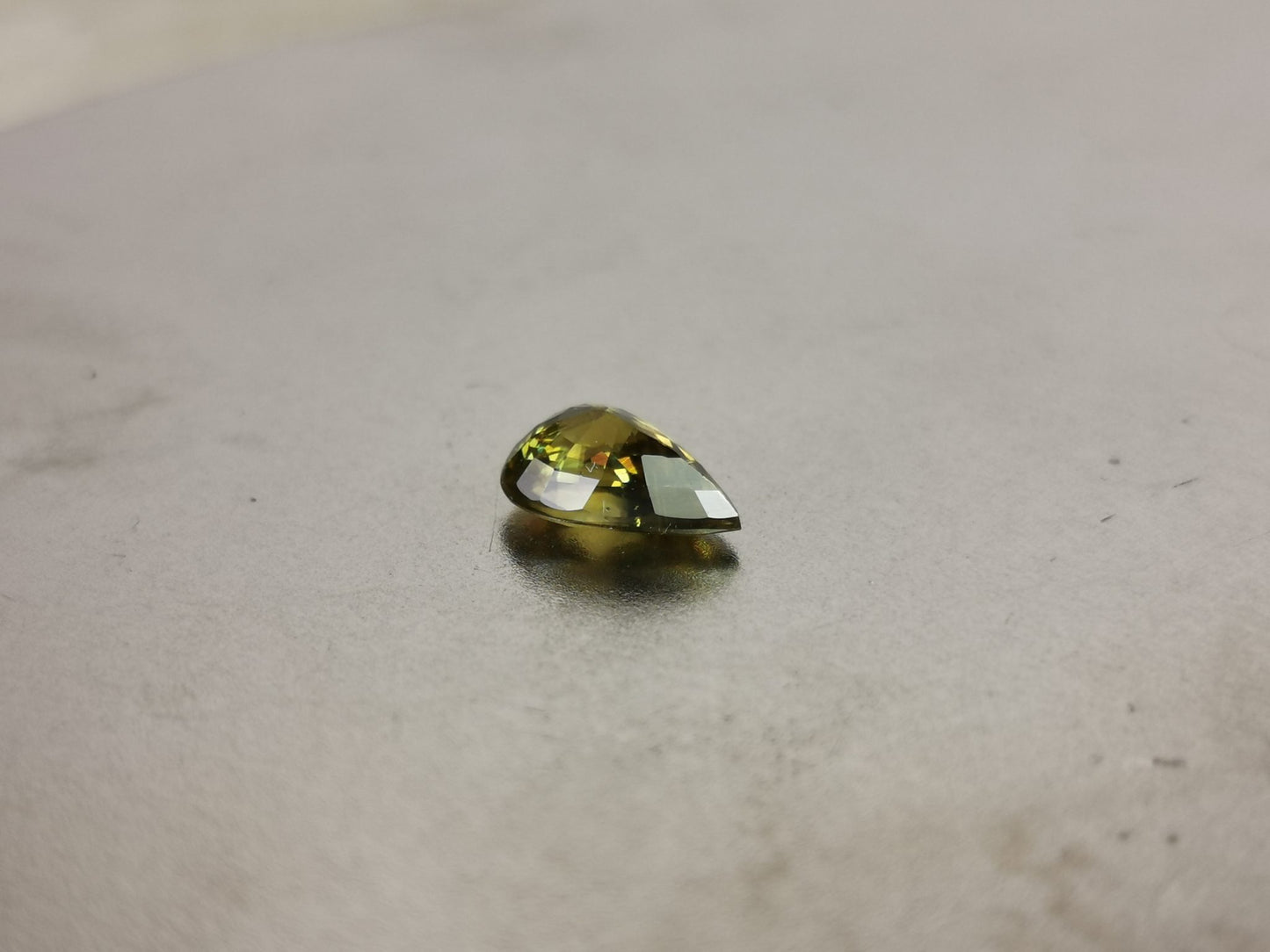 Sfene taglio goccia 1,35 ct