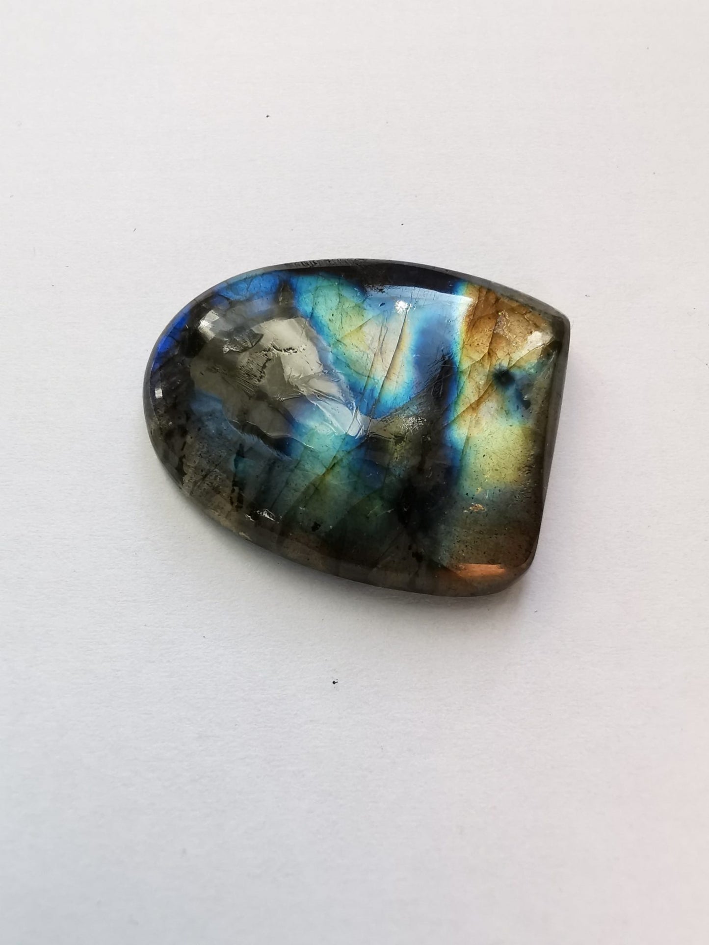 Labradorite taglio fancy cabochon 50,05 ct