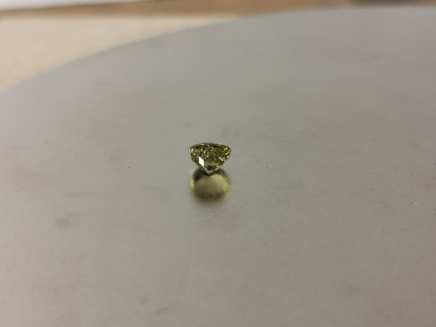 Sfene taglio rotondo 0,50 ct
