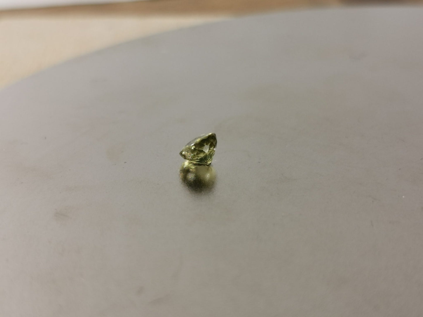 Sfene taglio rotondo 0,50 ct