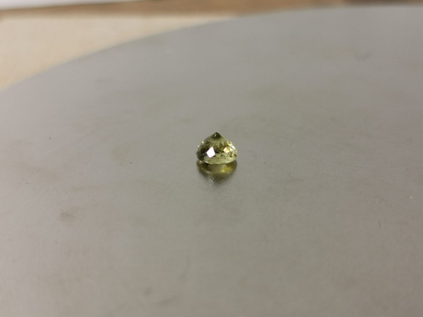 Sfene taglio rotondo 0,50 ct