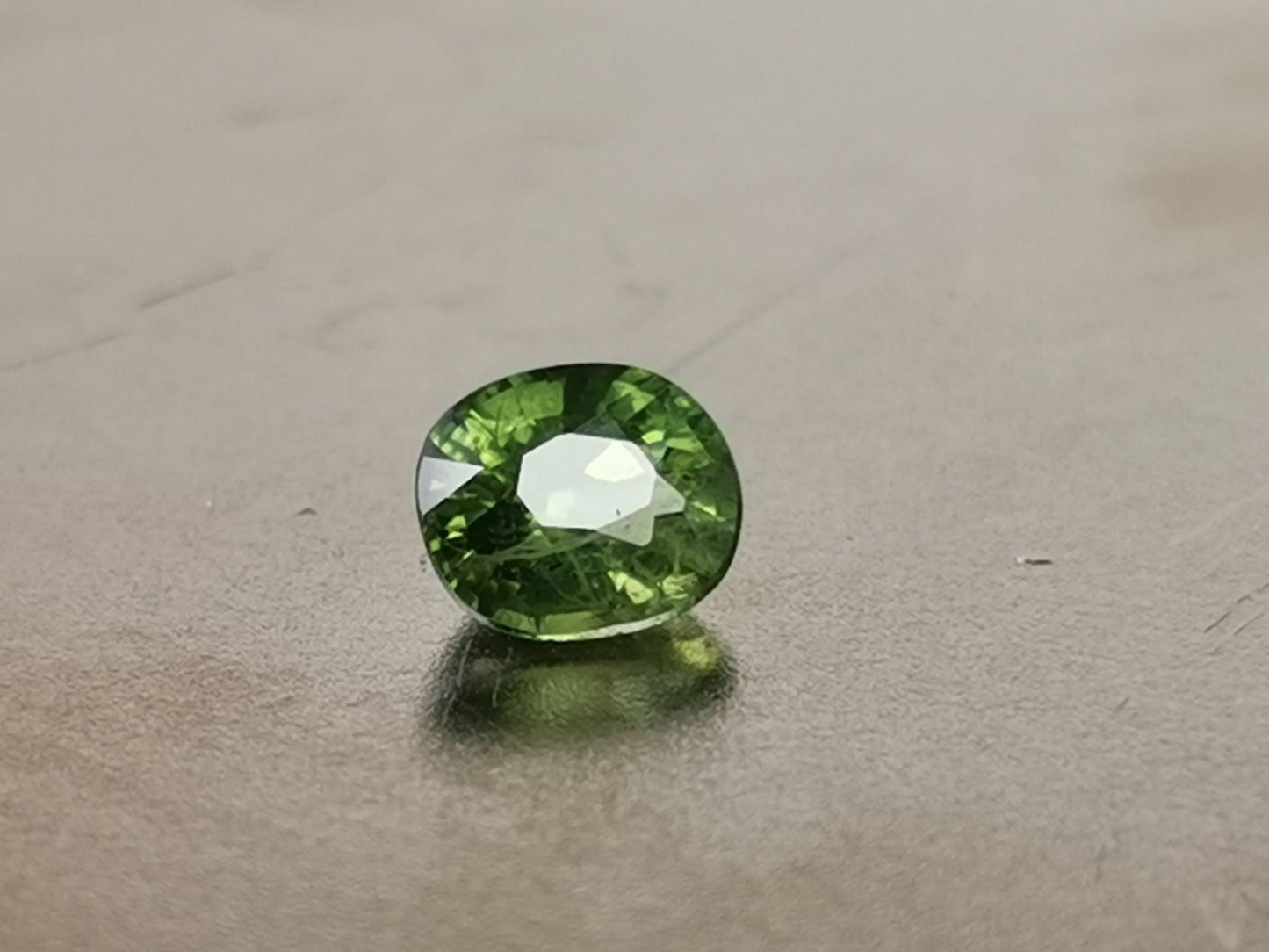 Zaffiro verde taglio ovale 1,15 ct