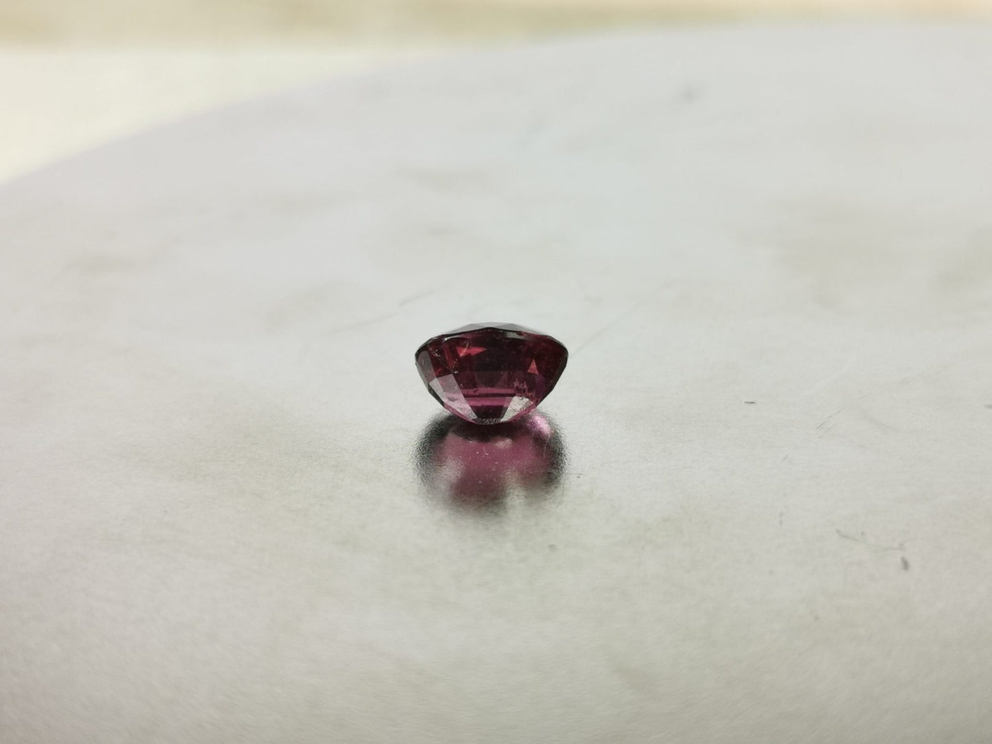 Granato Rodolite taglio ovale 2,04 ct