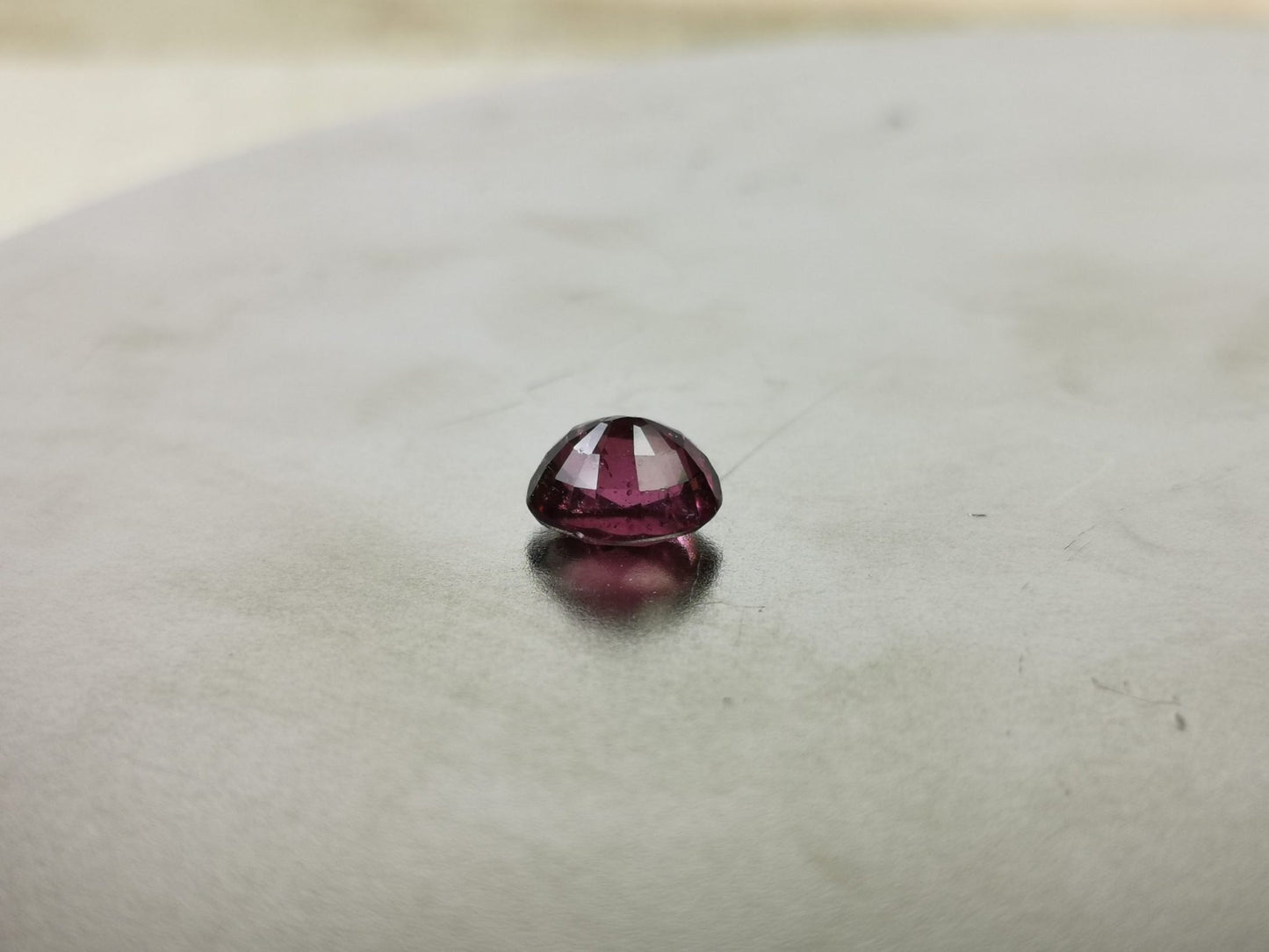 Granato Rodolite taglio ovale 2,04 ct