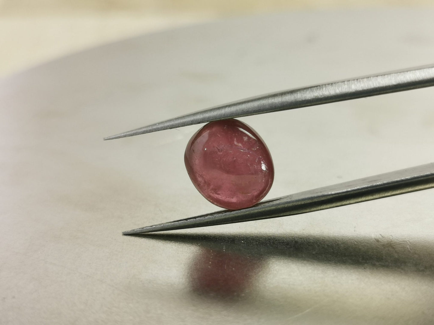 Tormalina taglio rotondo cabochon 3,20 ct