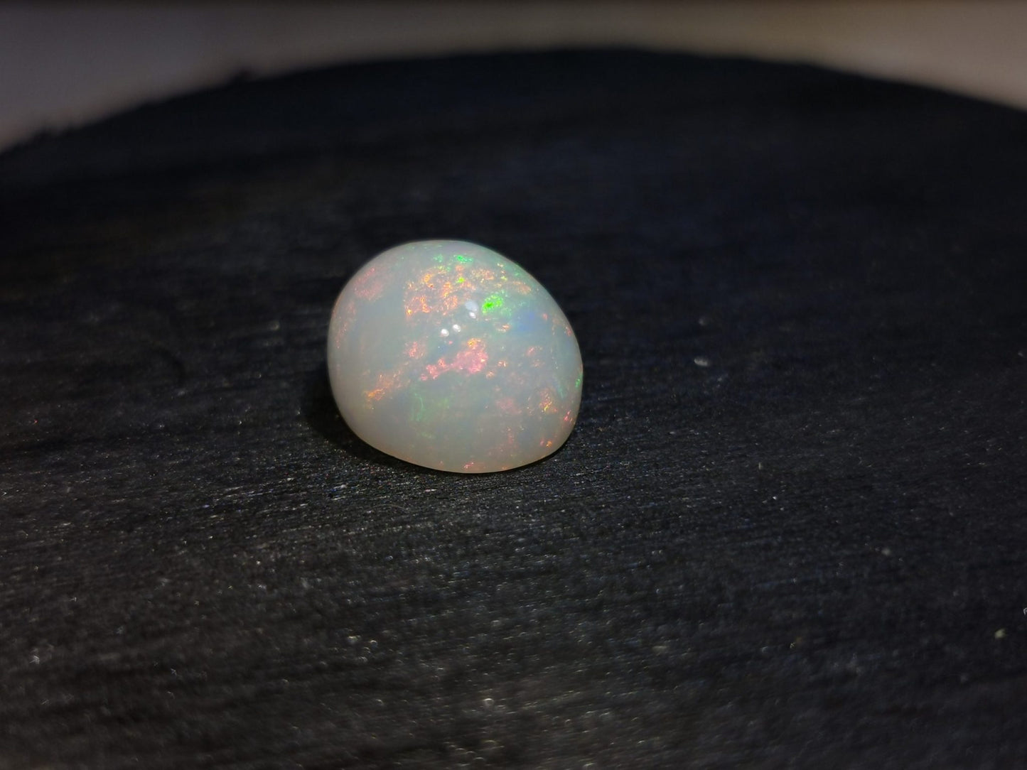 Opale taglio goccia cabochon 5,70 ct