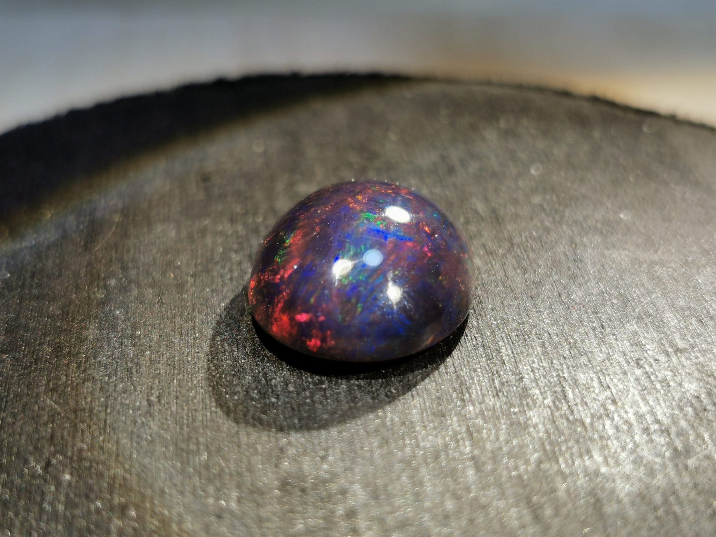 Opale Andamooka taglio ovale cabochon 8,66 ct
