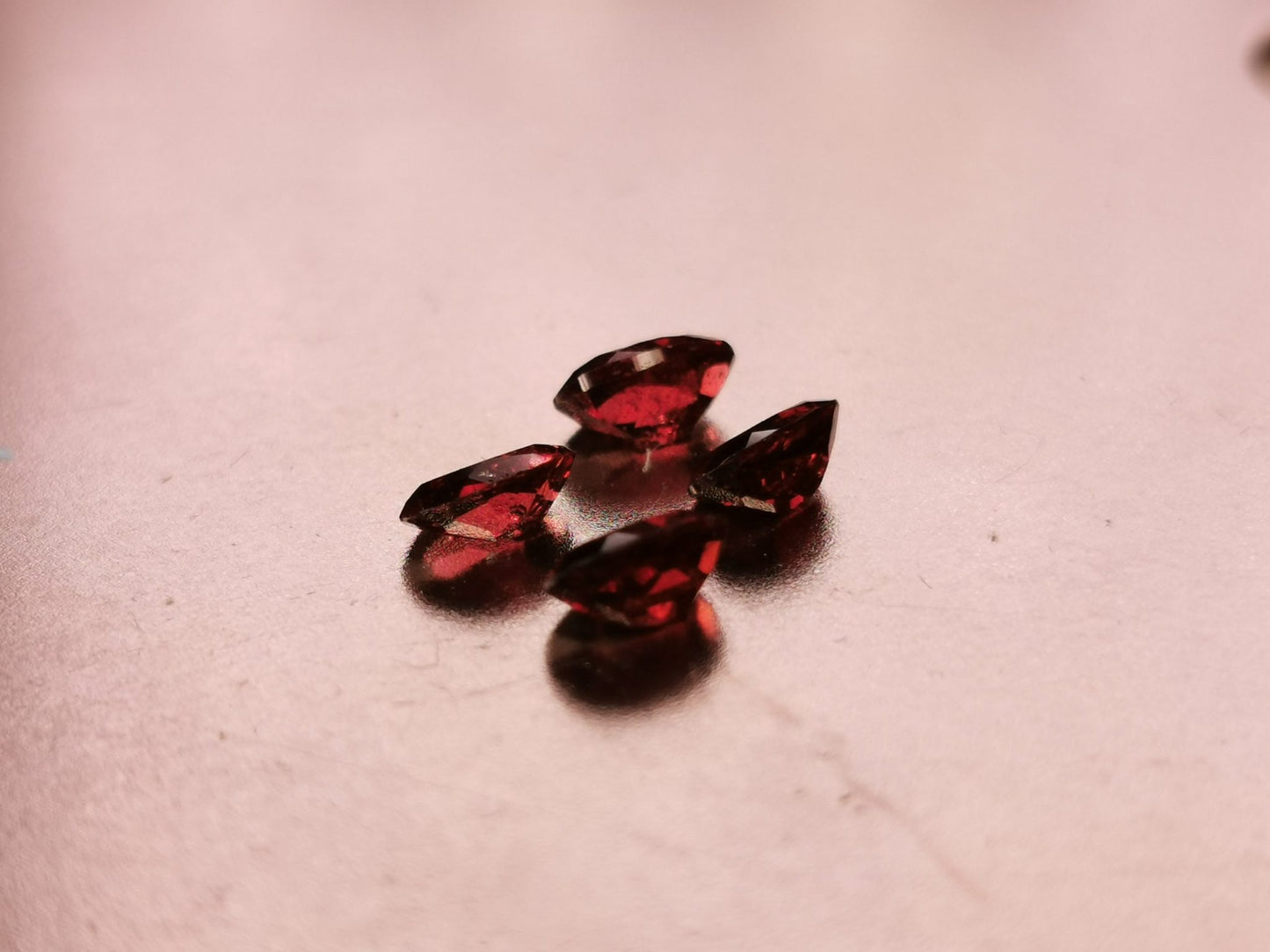 Lotto di 4 Granati Piropo-Almandino taglio ovale 0,56 ct ciascuno