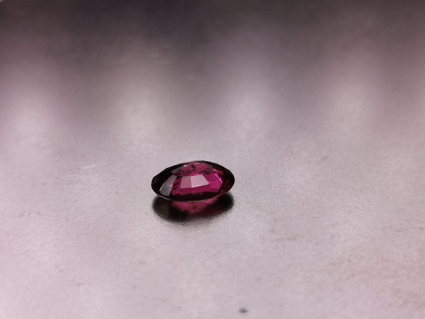 Granato Rodolite taglio ovale 1,85 ct