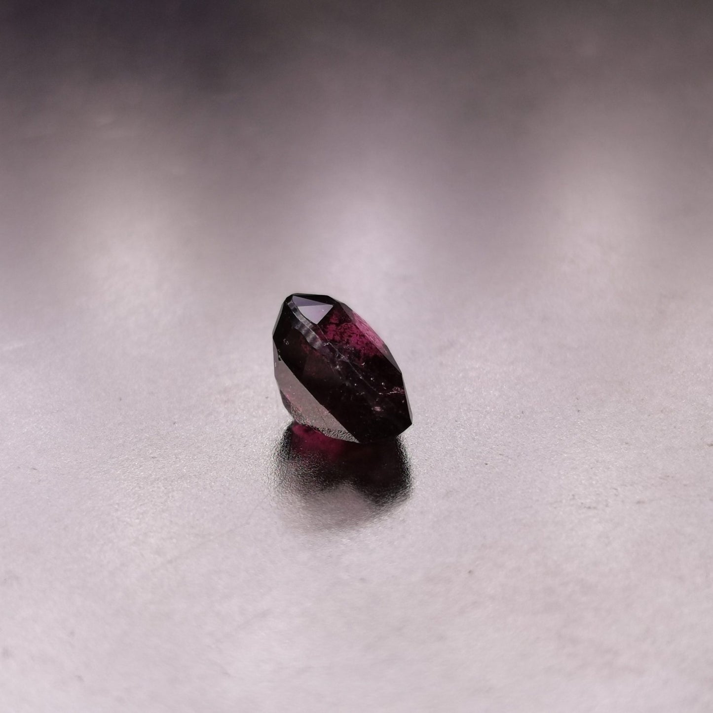 Granato Rodolite taglio goccia 2,66 ct