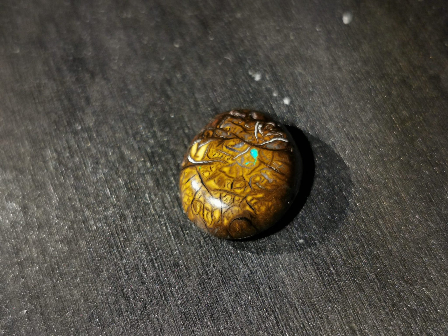 Opale matrice taglio ovale cabochon 6,80 ct