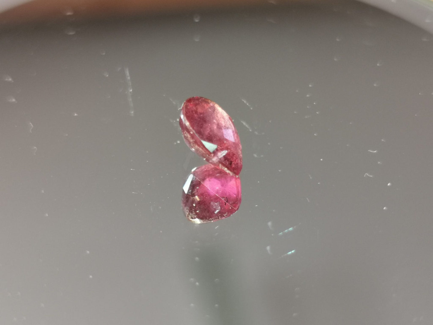 Granato Rodolite taglio goccia 1,63 ct