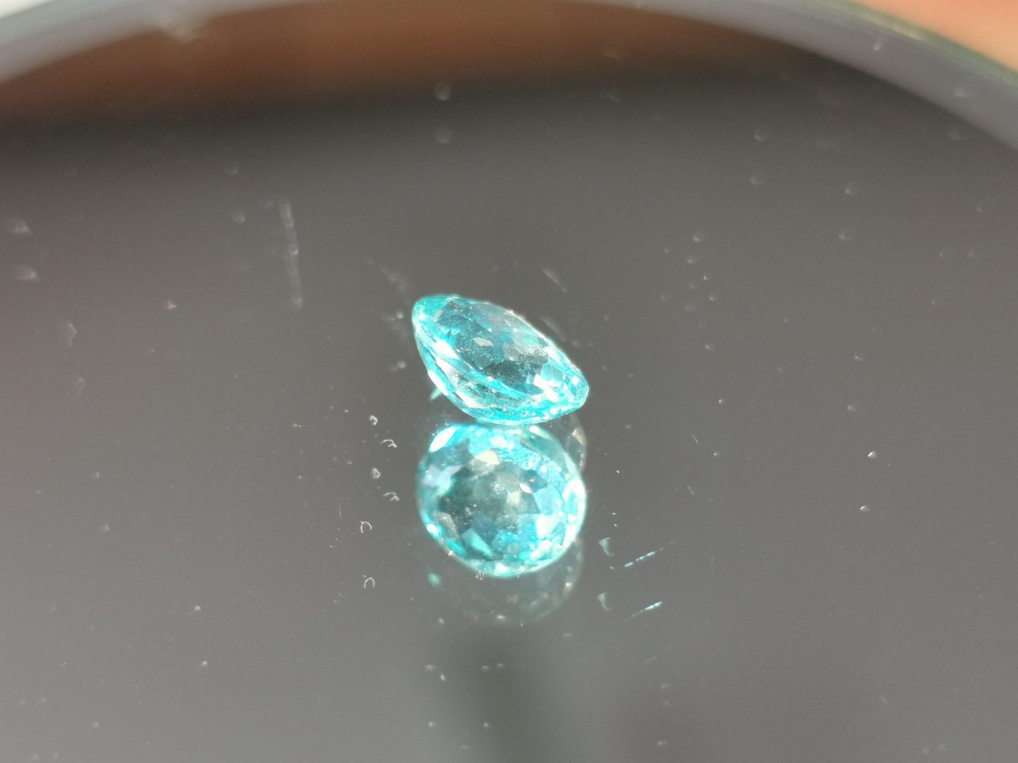 Apatite taglio ovale 1,45 ct