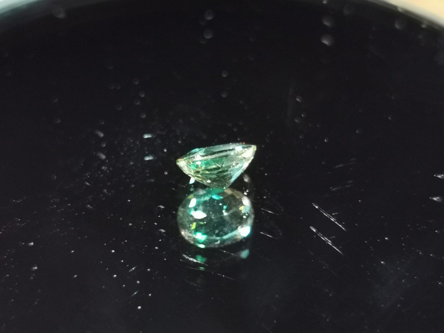 Apatite taglio ovale 1,00 ct