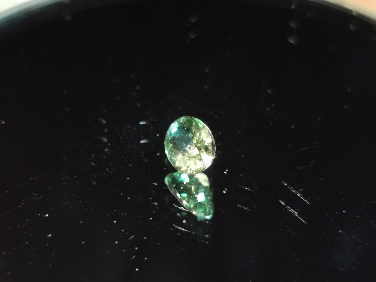 Apatite taglio ovale 1,00 ct