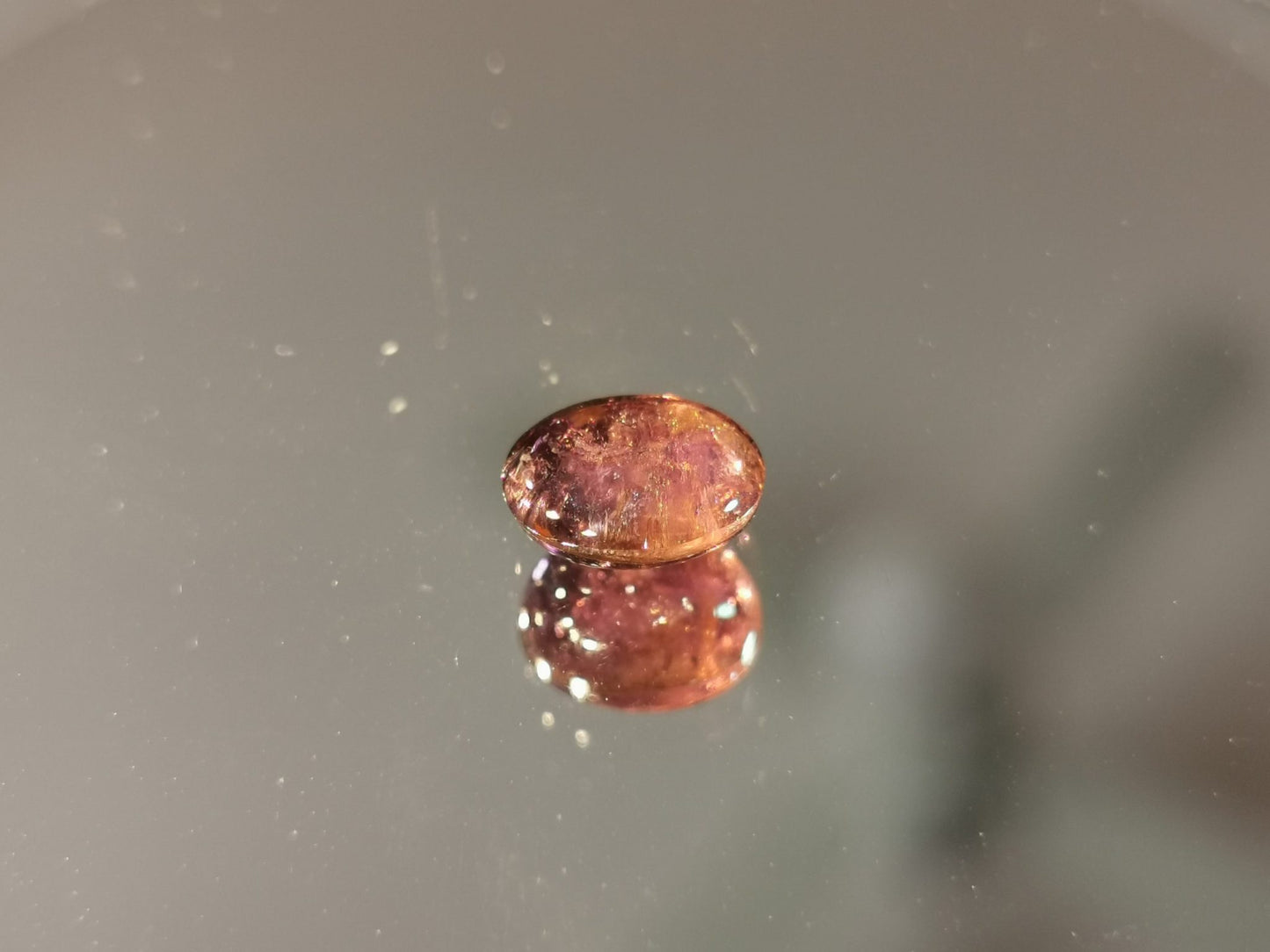 Tormalina taglio ovale cabochon 1,92 ct