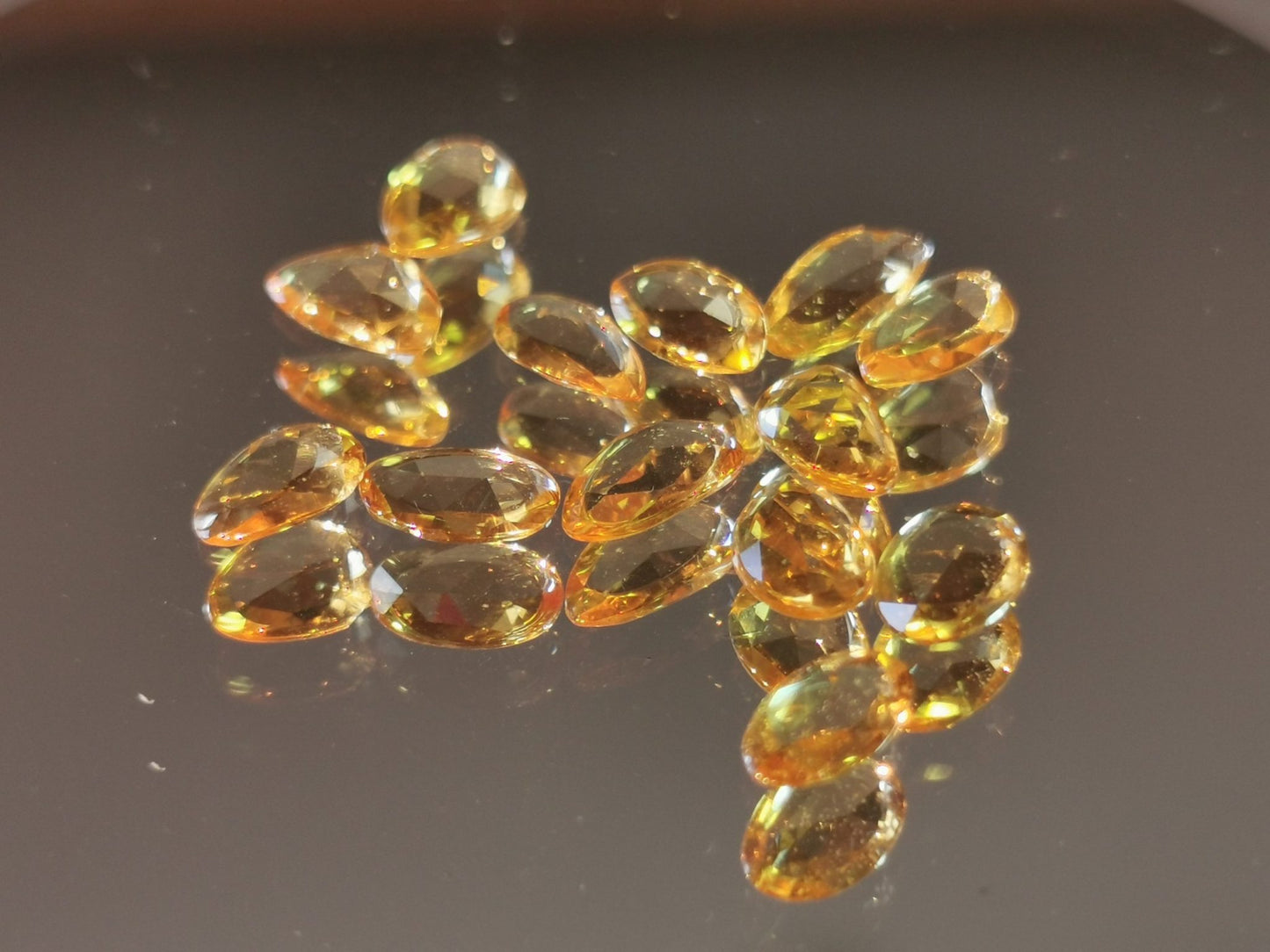 Lotto di 13 Zaffiri arancio taglio rosetta forma fancy 4,90 ct totali