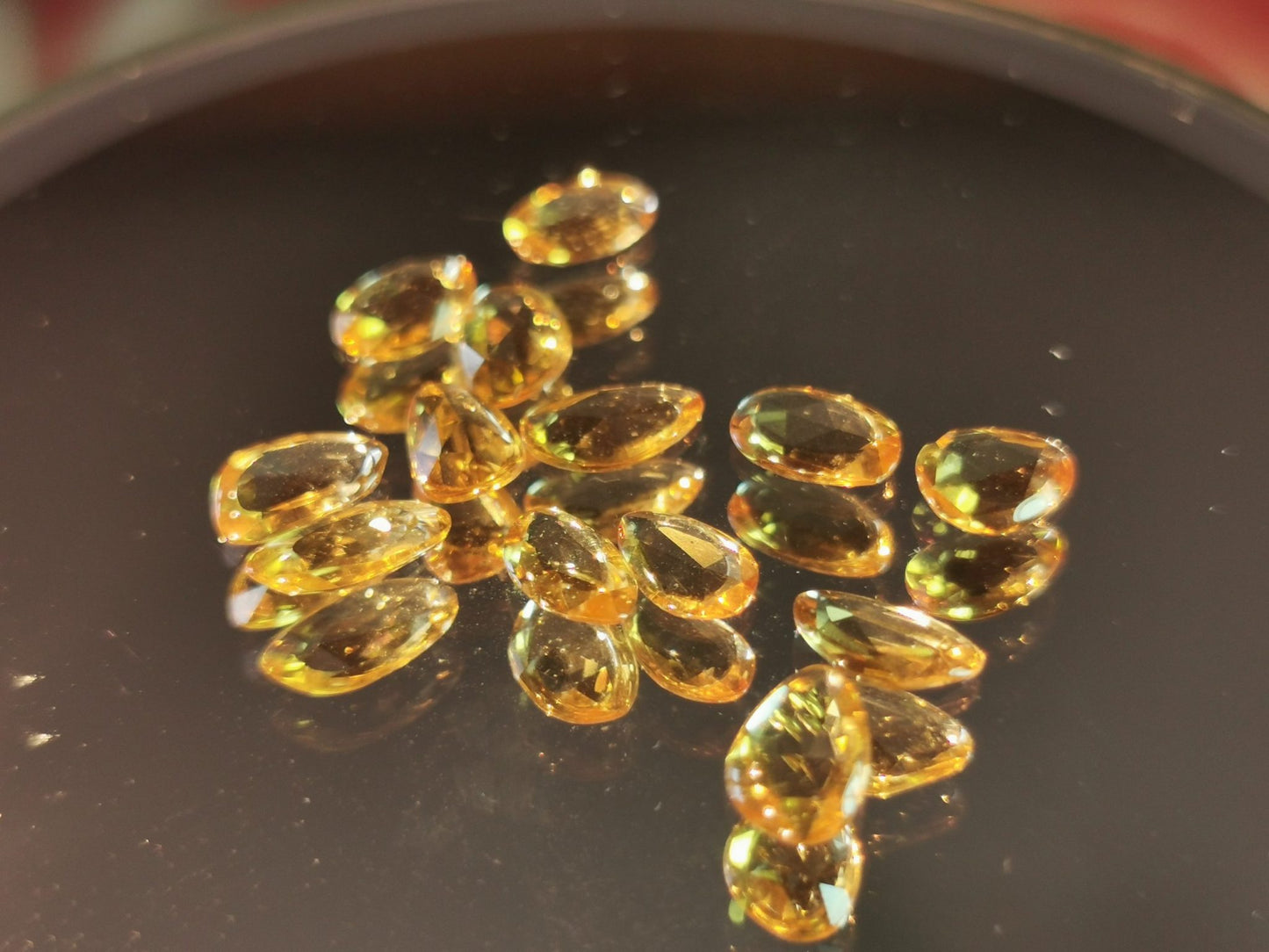 Lotto di 13 Zaffiri arancio taglio rosetta forma fancy 4,90 ct totali