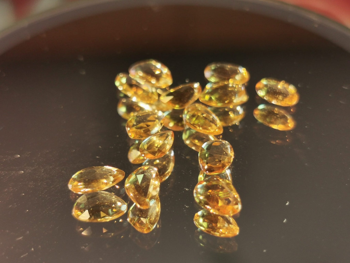 Lotto di 13 Zaffiri arancio taglio rosetta forma fancy 4,90 ct totali