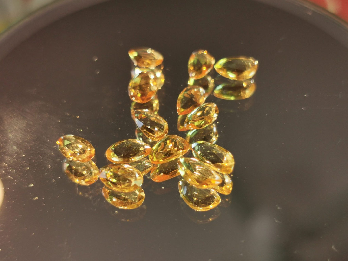 Lotto di 13 Zaffiri arancio taglio rosetta forma fancy 4,90 ct totali