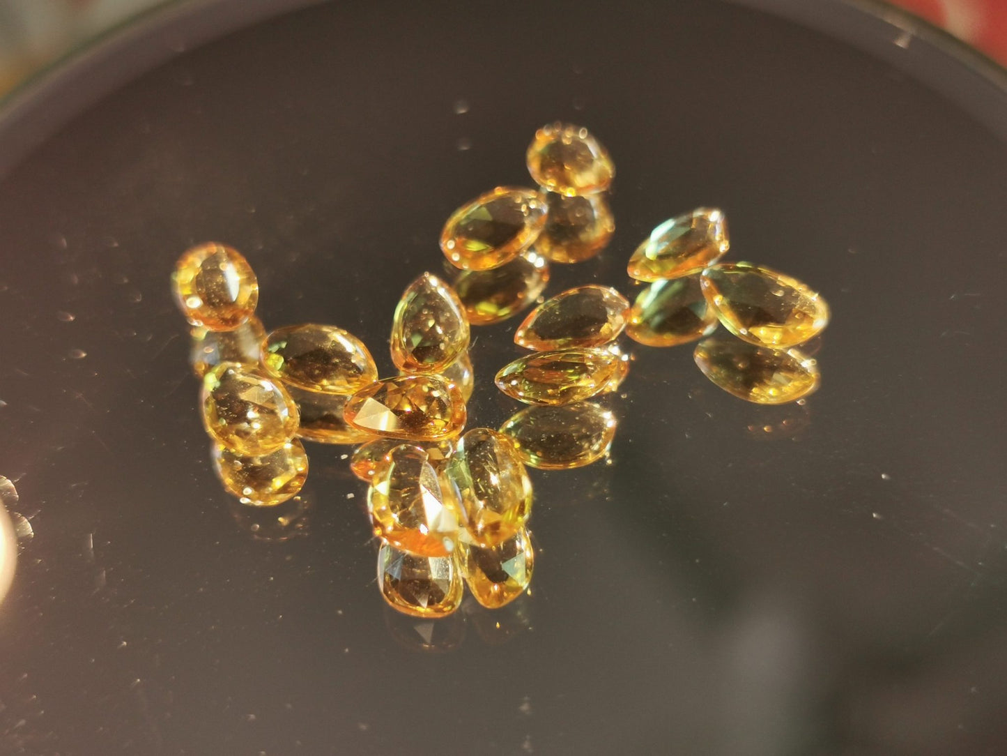 Lotto di 13 Zaffiri arancio taglio rosetta forma fancy 4,90 ct totali