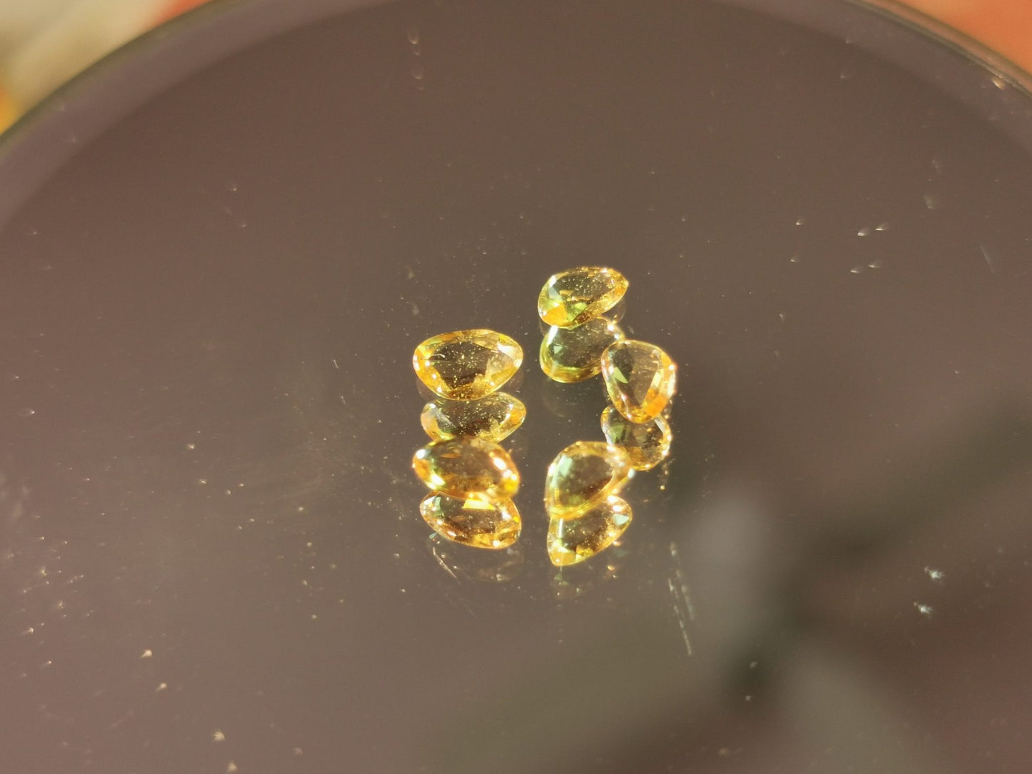 Lotto di 5 Zaffiri arancio taglio rosetta forma fancy 1,15 ct totali
